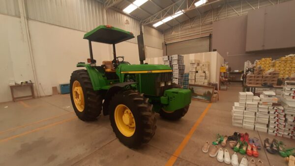 JOH DEERE 6403 2014