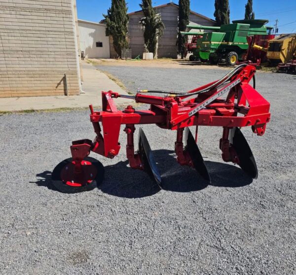 Aradora Massey Ferguson